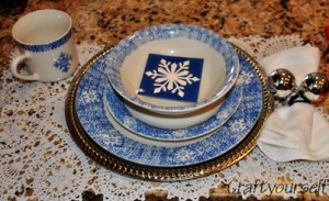 Table setting blue snowflake