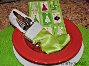 Table setting bright green