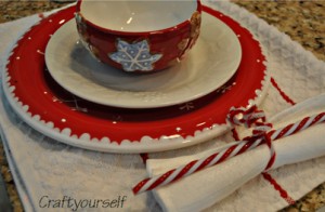 Table setting red and white
