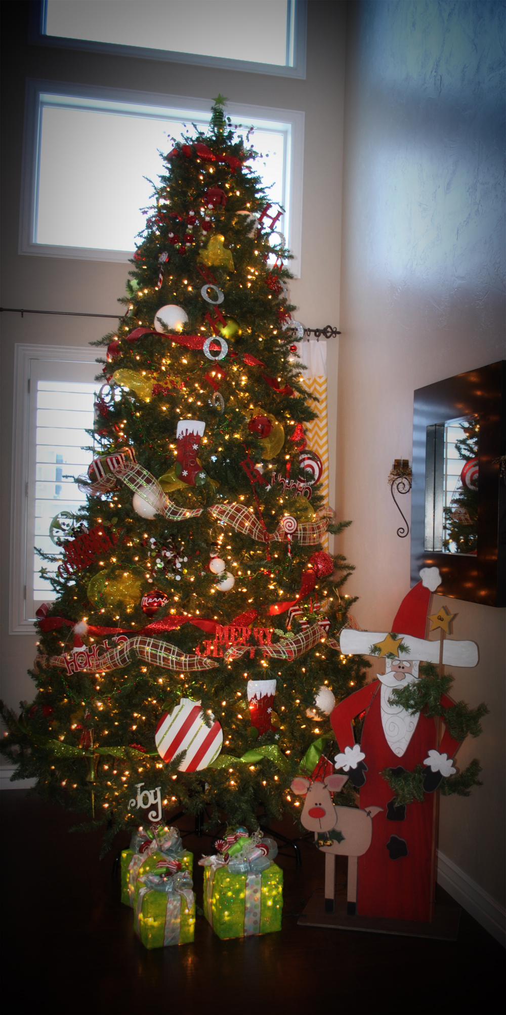 12 ft tree with santa