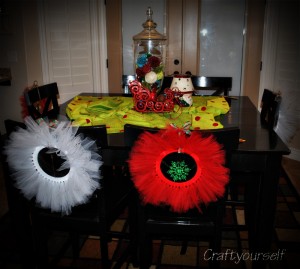Christmas tulle wreaths and table