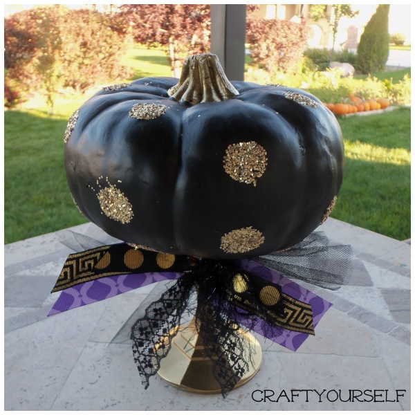 pumpkin pedestal