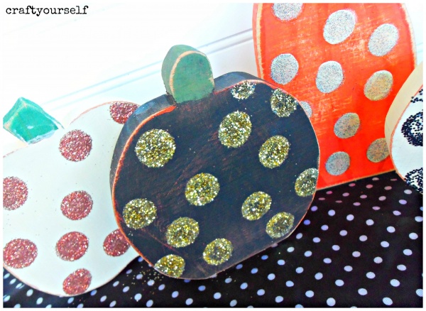 mini-pumpkins-close-up