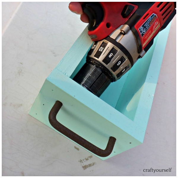 bathroom caddy handle