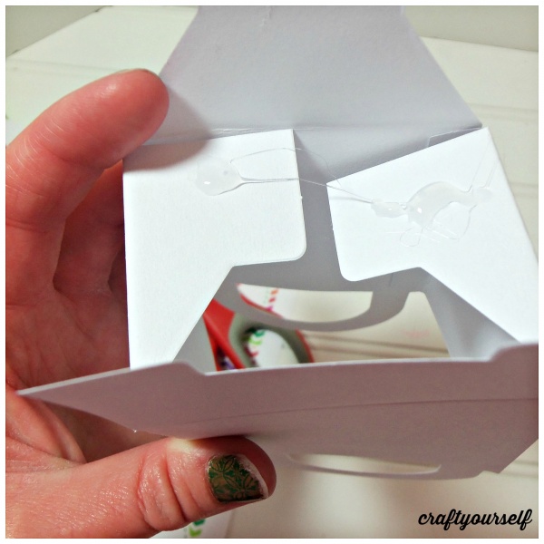 st patricks treat box assemble